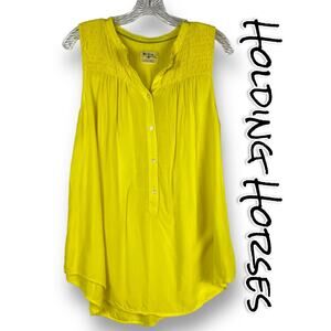 Holding Horses Anthropologie Yellow Smocked Sleeveless Blouse Womens Size Medium